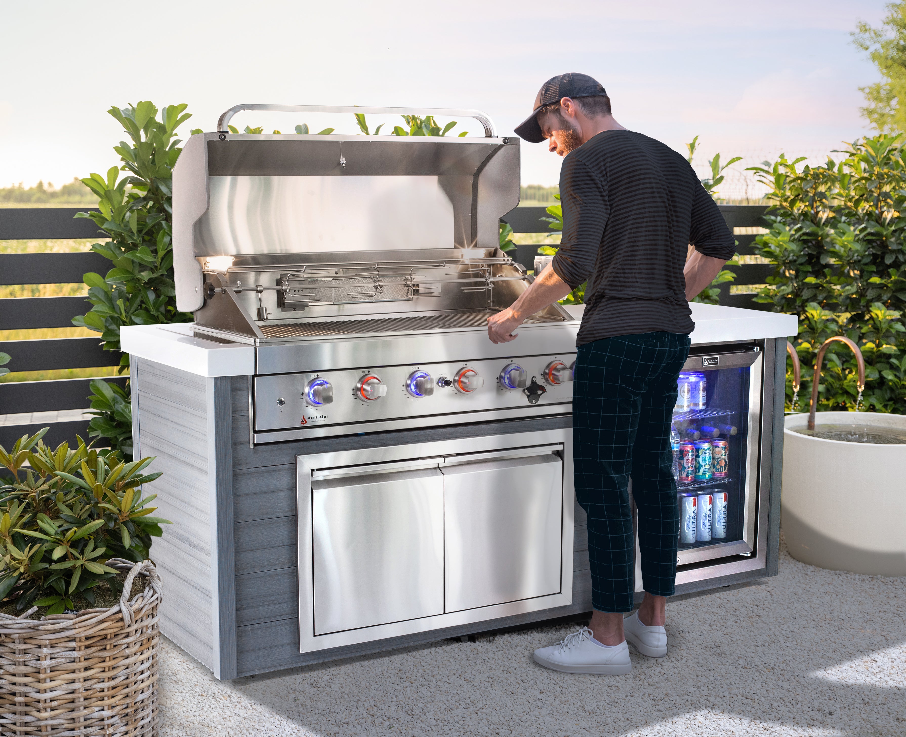 Mont Alpi 6-Burner Stainless Steel Art-wood Outdoor Island Grill - Mont Alpi