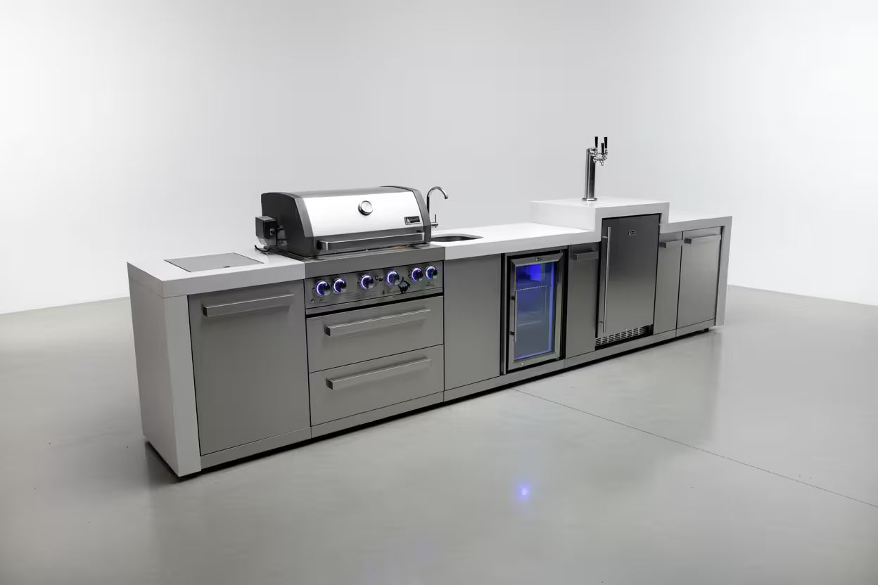 Mont Alpi 400 Deluxe Island with a Kegerator and a Beverage Center - Mont Alpi Canada