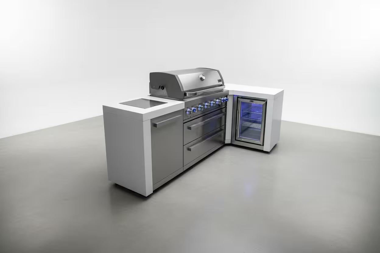 Mont Alpi 805 Deluxe Island with a 90 Degree Corner and a Fridge Cabinet - Mont Alpi Canada